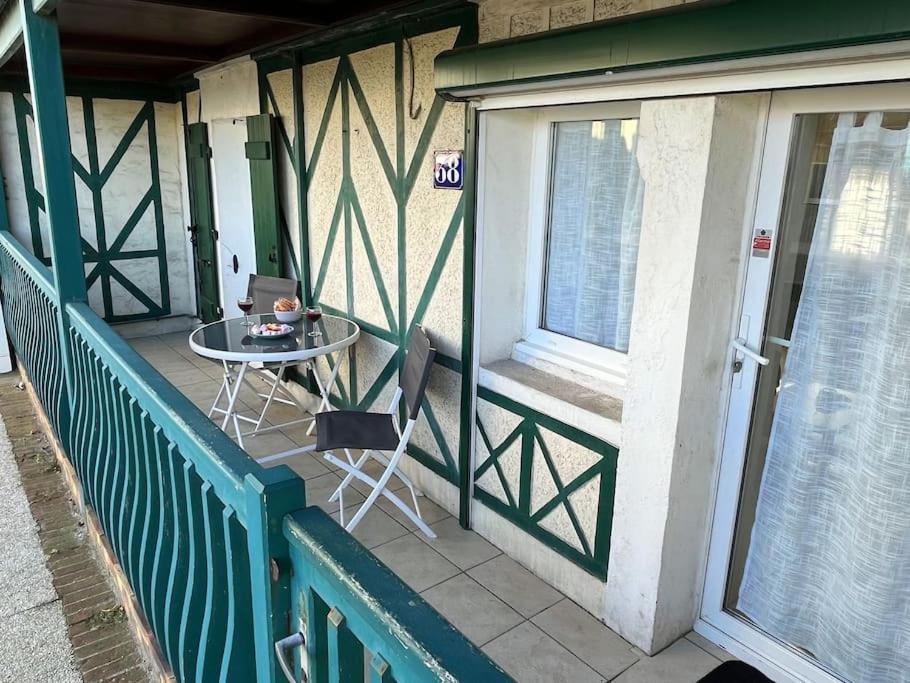 La Passerelle - Terrace And Balcony With Sea View Люк-сюр-Мер Экстерьер фото